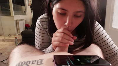 Ka tawai ahau i taku tuakana i a ia e matakitaki ana i a Disney [Cum]